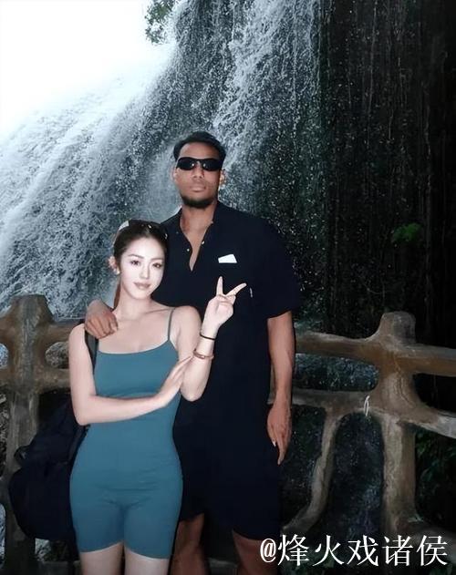 祝铭震：从小角色到CBA顶薪球员，入选国家队，携高颜值女友共展精彩人生